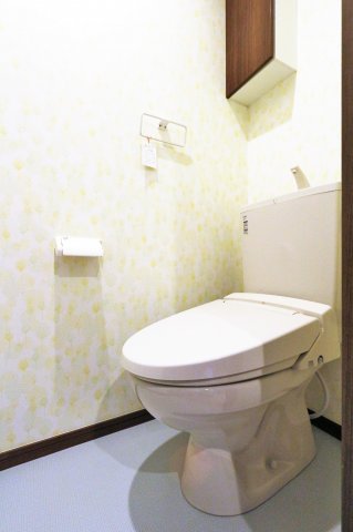 トイレ　参考写真（同物件別部屋）