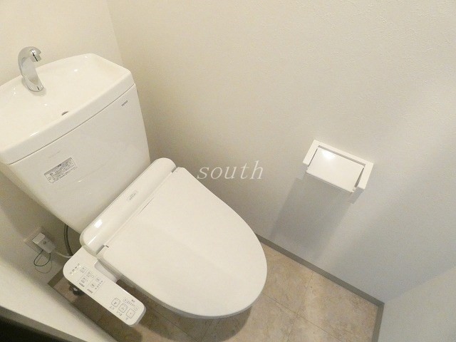 トイレ　ウォシュレット付きのトイレ