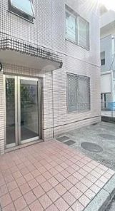エントランス　清潔なエントランスです
