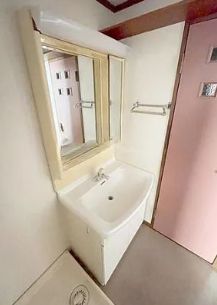 洗面設備　使いやすい洗面所です