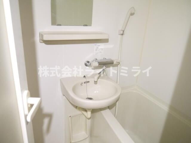 バス・シャワールーム　?