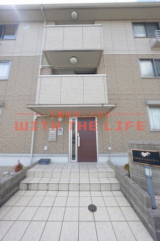 エントランス　建物の内部です