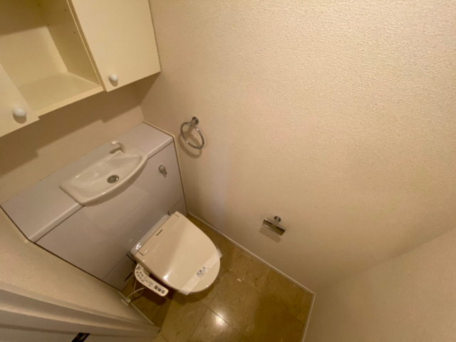 トイレ　清潔感のあるトイレです