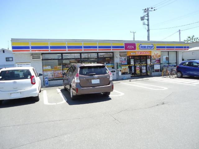 コンビニ　ミニストップ足利堀込店（コンビニ）まで945m