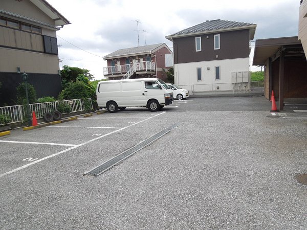 駐車場　駐車場