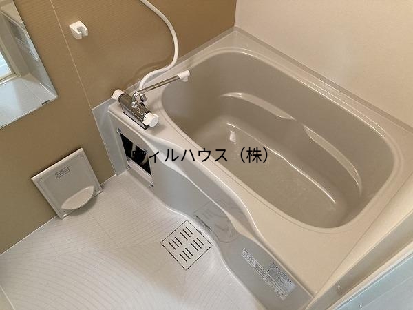 バス・シャワールーム　浴室乾燥機付き！