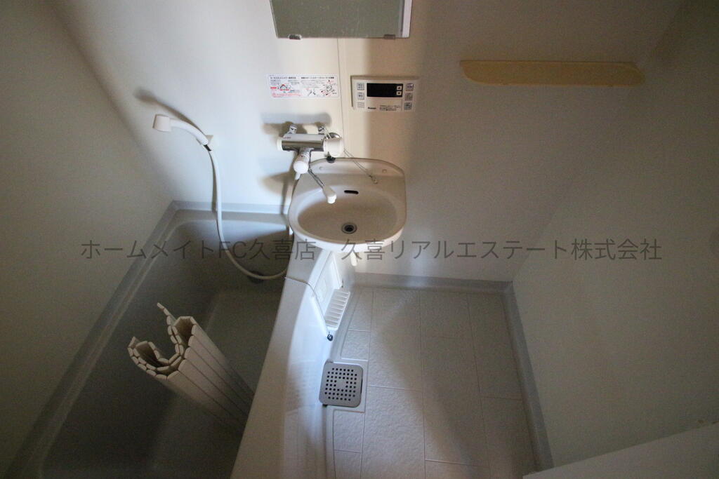 バス・シャワールーム　同建物別号室