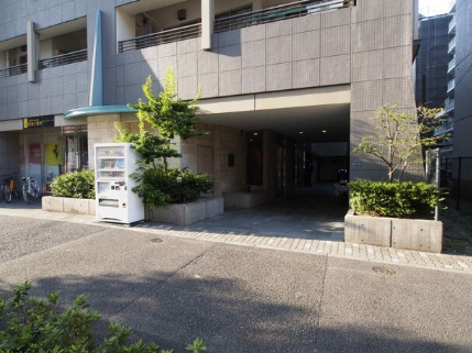 エントランス　ゆとりのあるエントランスです