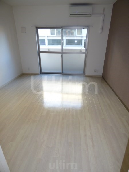 居室・リビング　※同タイプの他のお部屋です
