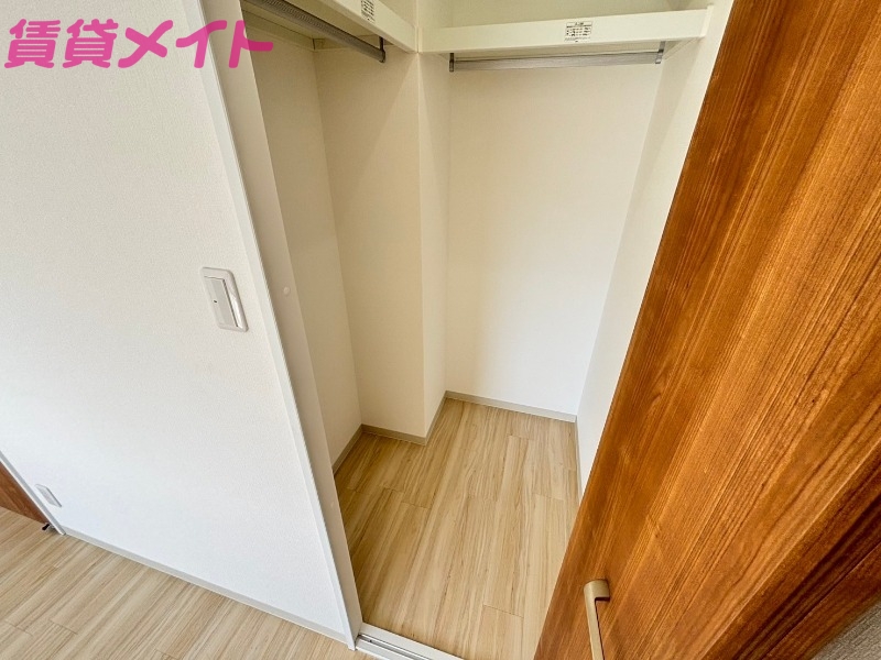 収納　同型参考写真