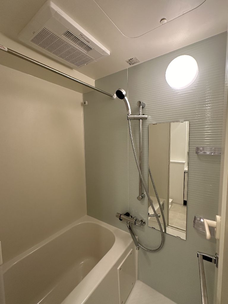 バス・シャワールーム　※別部屋の参考写真です
