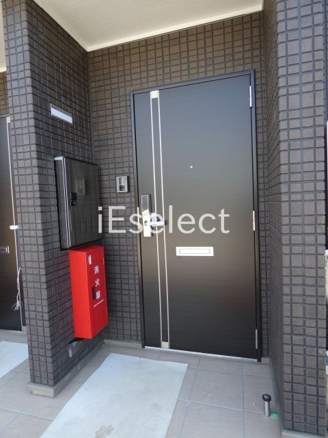 セキュリティ　玄関には専用宅配BOXも有ります