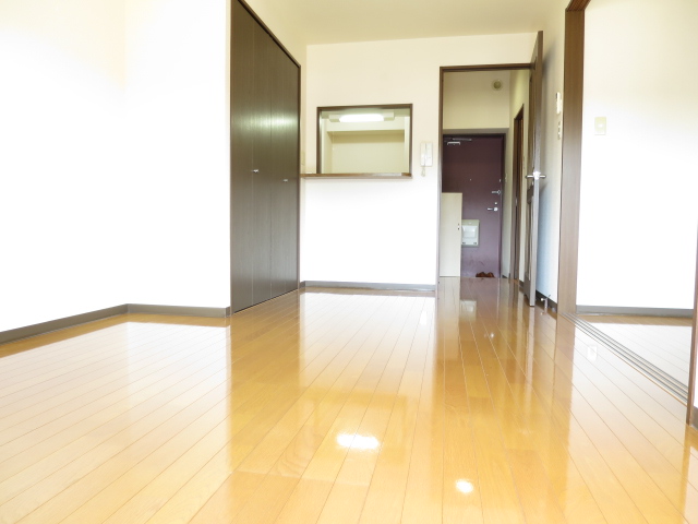GreenShallowsの居間写真