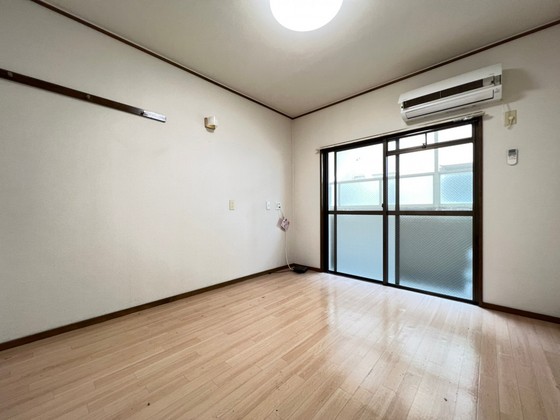 居室・リビング　※別部屋の写真です