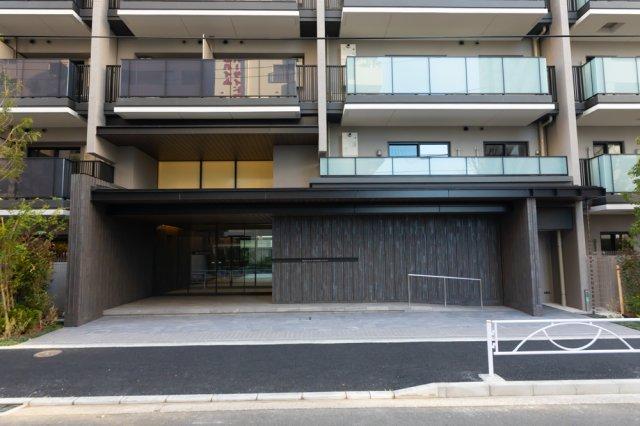エントランス　清潔なエントランスです