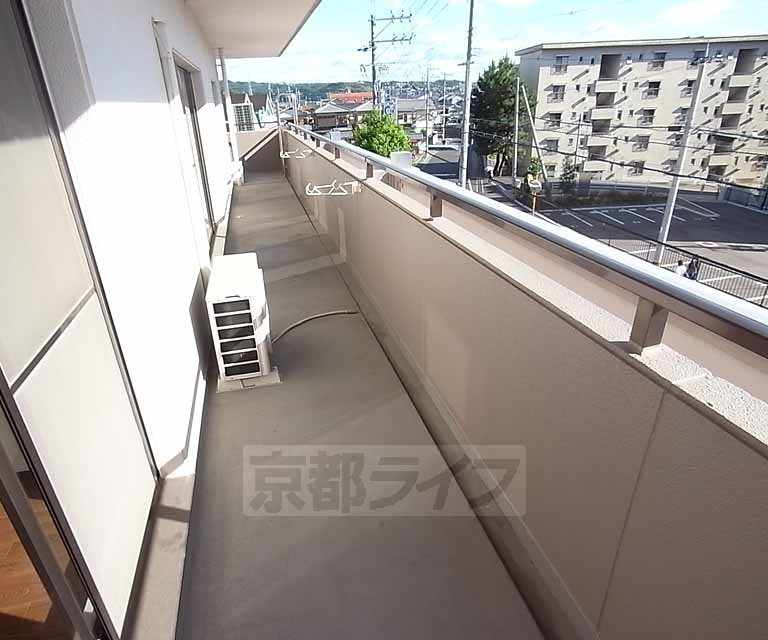 バルコニー　長く、広い、ベランダ！
