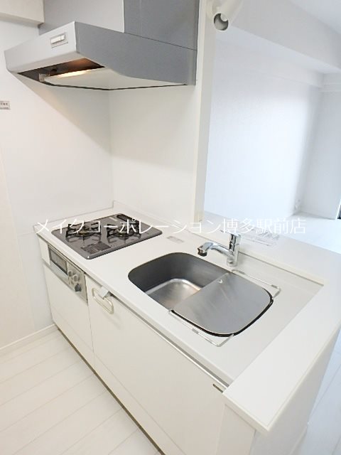 キッチン　※入居中の為別部屋写真使用現状優先