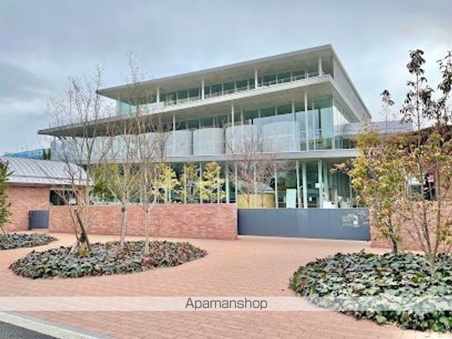 図書館　日本女子大学図書館（図書館）まで503m