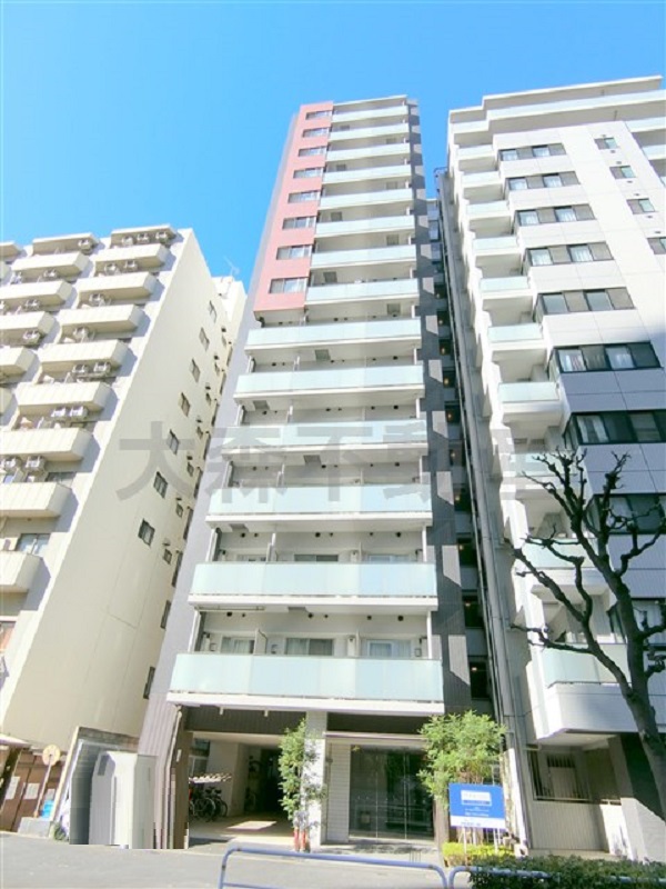 建物外観　2012年3月築RC鉄筋コンクリート造地上15階建て総戸数9