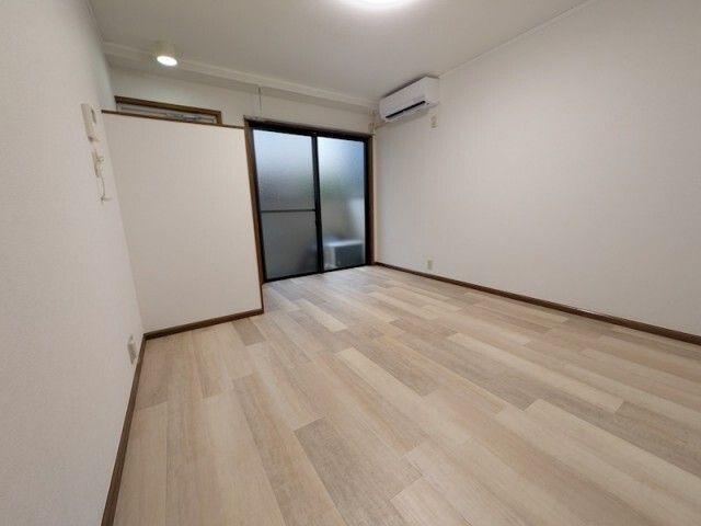 東急目黒線 武蔵小山駅 徒歩8分 3階建 築37年の居間写真