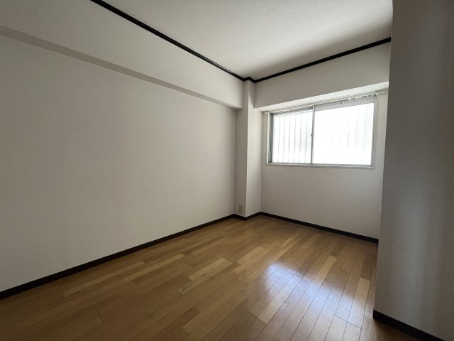 日商岩井京橋ハイツの内装写真