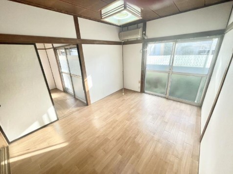 本庄市小島南3丁目戸建の居間写真