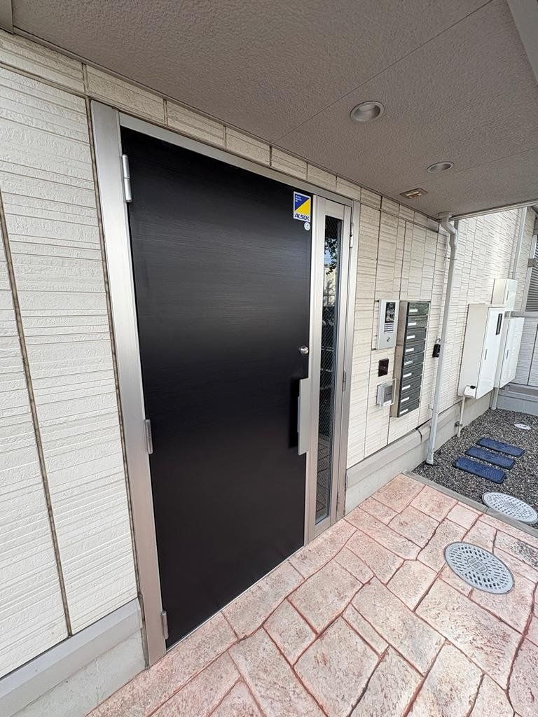 エントランス　建物内へのアプローチ