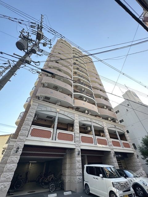 建物外観　鉄筋コンクリート造のカッチリとした建物です♪♪