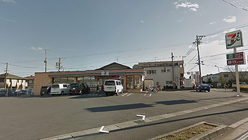 コンビニ　セブンイレブン鈴鹿道伯町店（コンビニ）まで400m