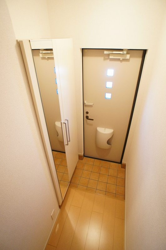 ＪＲ上越線 新前橋駅 徒歩51分 2階建 築13年の玄関写真
