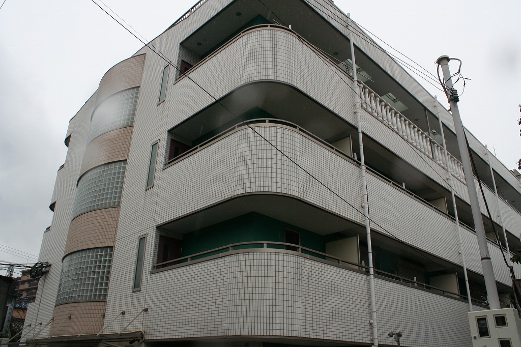 岸和田市春木若松町のマンションの建物外観