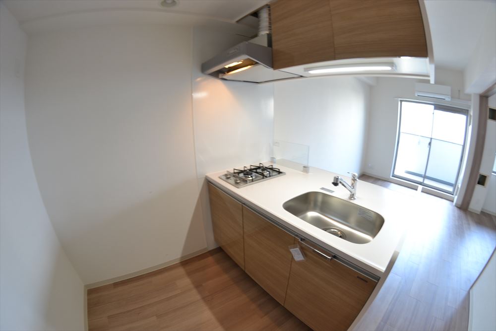 キッチン　コンパクトなキッチンで掃除もラクラク