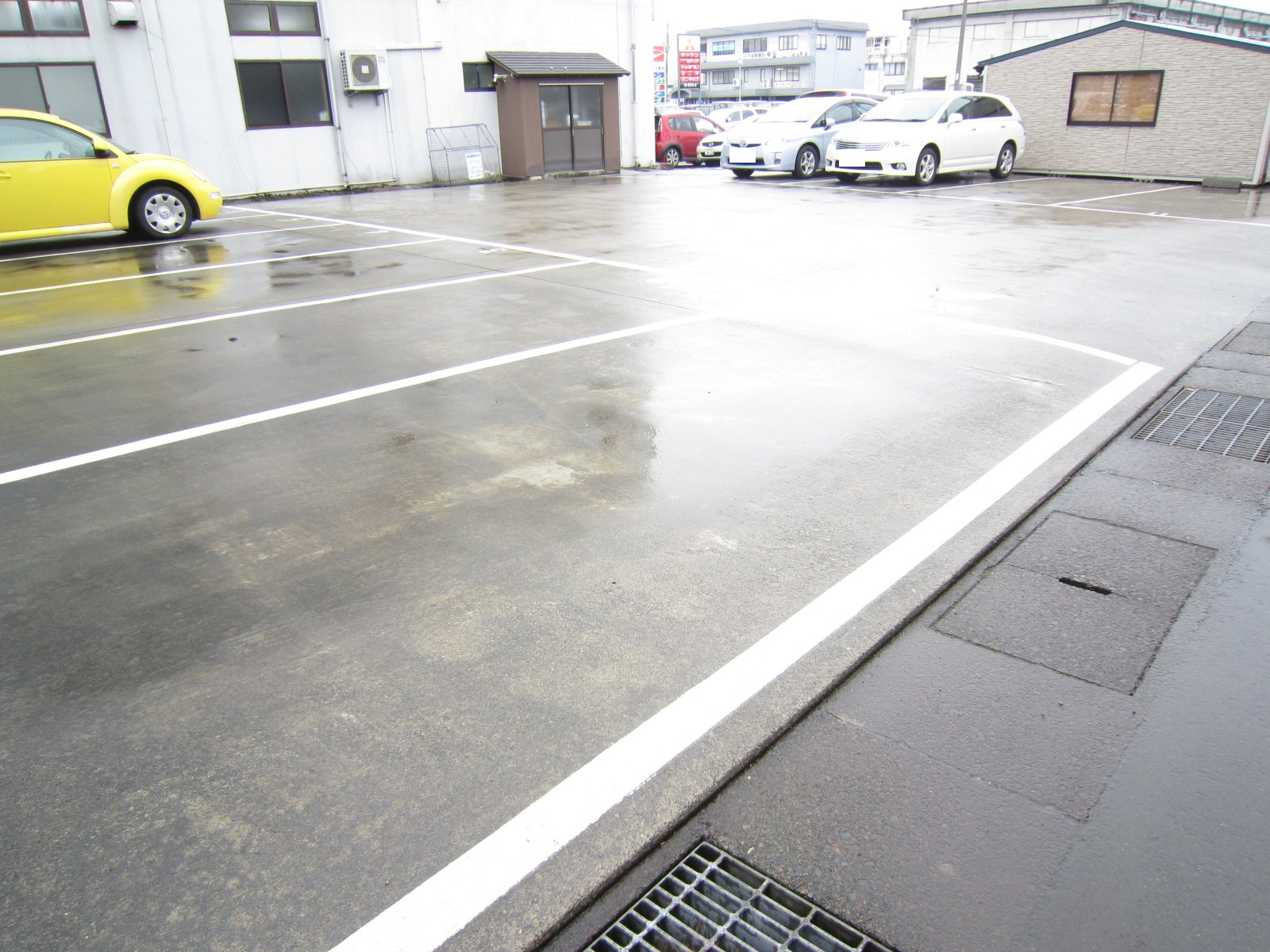 駐車場　消雪設備付き駐車場　(ロードヒーティング)