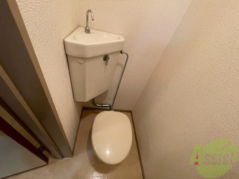 トイレ　トイレとお風呂が別なので清潔に使えて嬉しいですね。