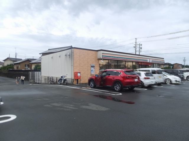 コンビニ　セブンイレブン（コンビニ）まで1100m