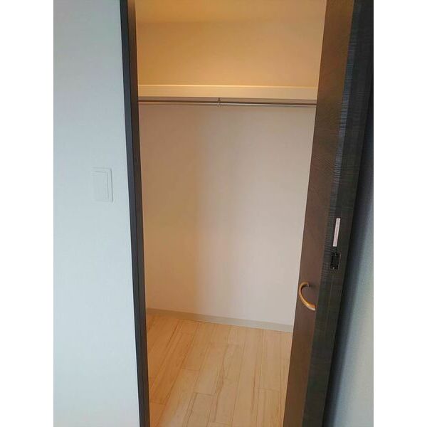 収納　収納力のあるウォークインクローゼットです！