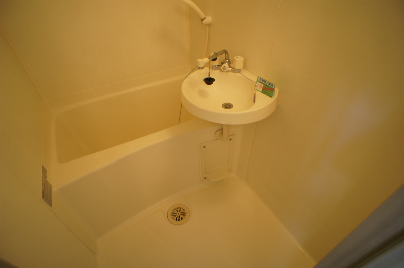 洗面設備　脱衣スペースもあります