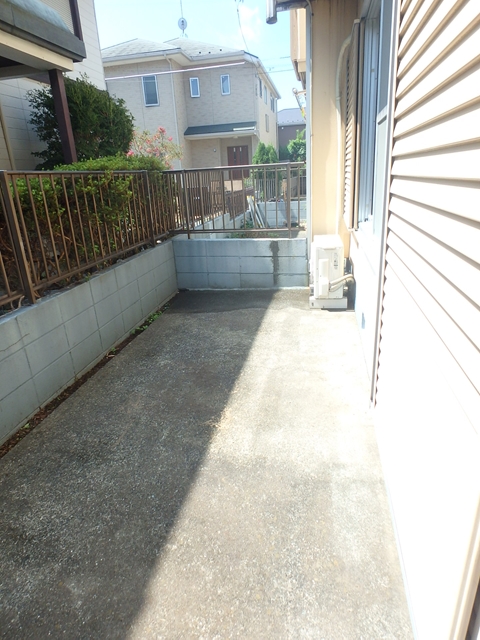 庭　●1階はテラススペースとなります。