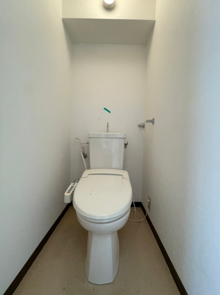 【大阪市淀川区十八条のマンションのトイレ】