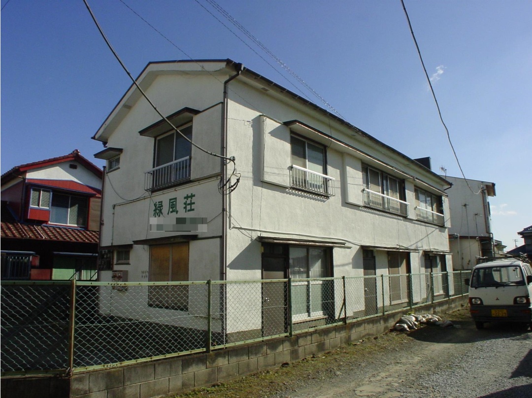 館山市船形のアパートの建物外観