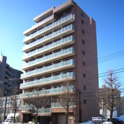 メープル北円山の建物外観