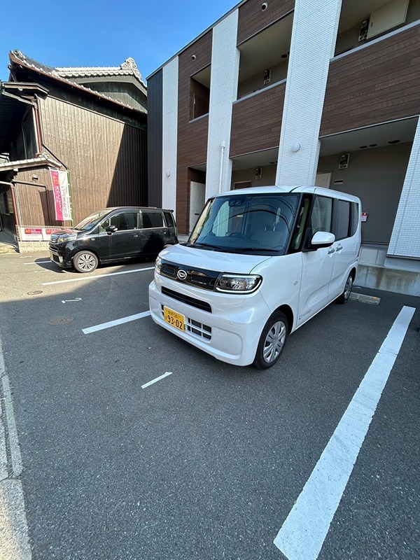 【姫路市大塩町のアパートの駐車場】