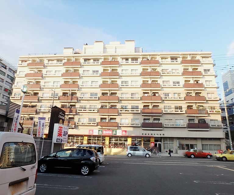 京都市右京区西京極豆田町のマンションの建物外観