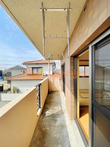 バルコニー　外からの目が気にならないバルコニーで洗濯物が干せます