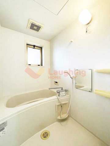 バス・シャワールーム　落ち着いた空間のお風呂です