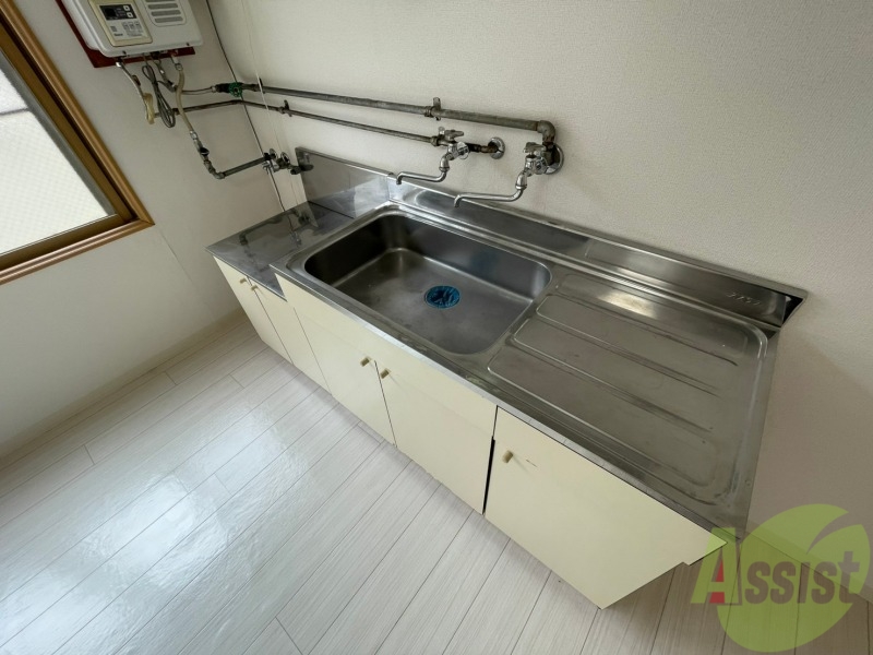 キッチン　ガスキッチンです。２口コンロが設置できます。