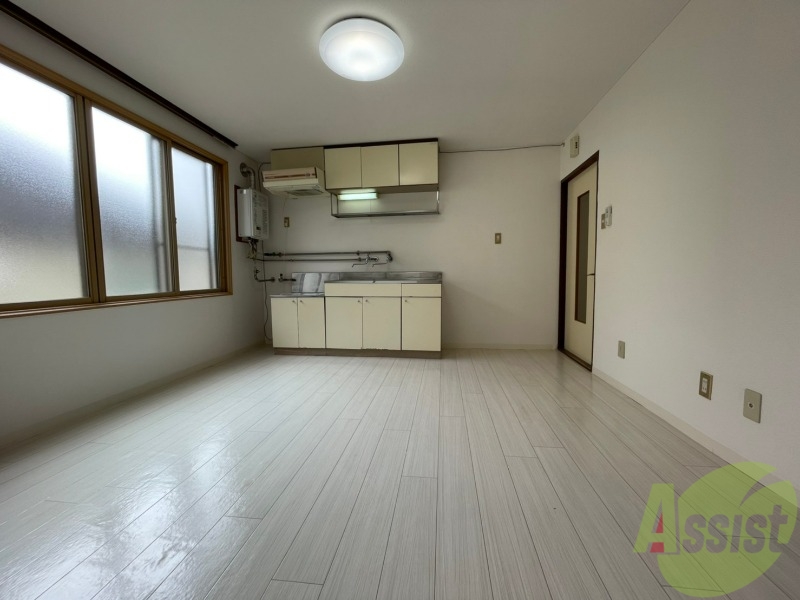 居室・リビング　広くてキレイなお部屋が広がっていて、充実した生活が送れそう。