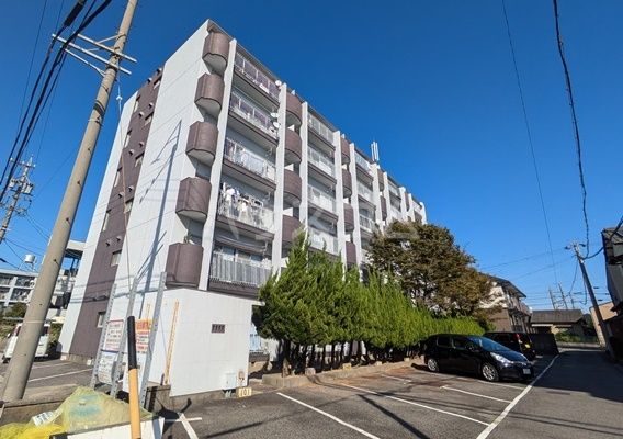 一宮市大和町妙興寺のマンションの建物外観