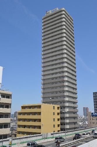 世田谷区駒沢のマンションの建物外観