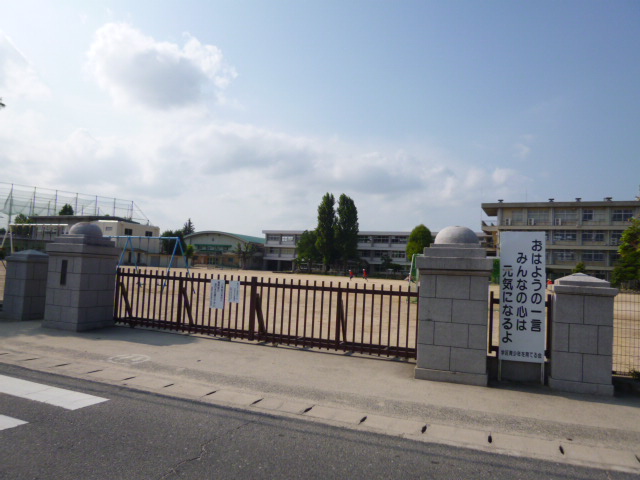 【倉敷市北畝のアパートの小学校】